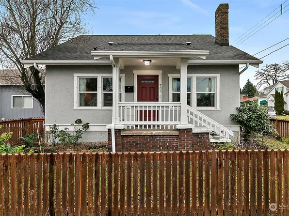 702 8th Street, Bremerton, WA 98337