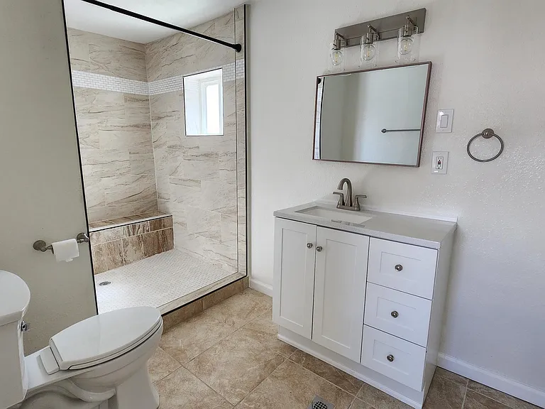 211 Edgewood Dr — Photo 5