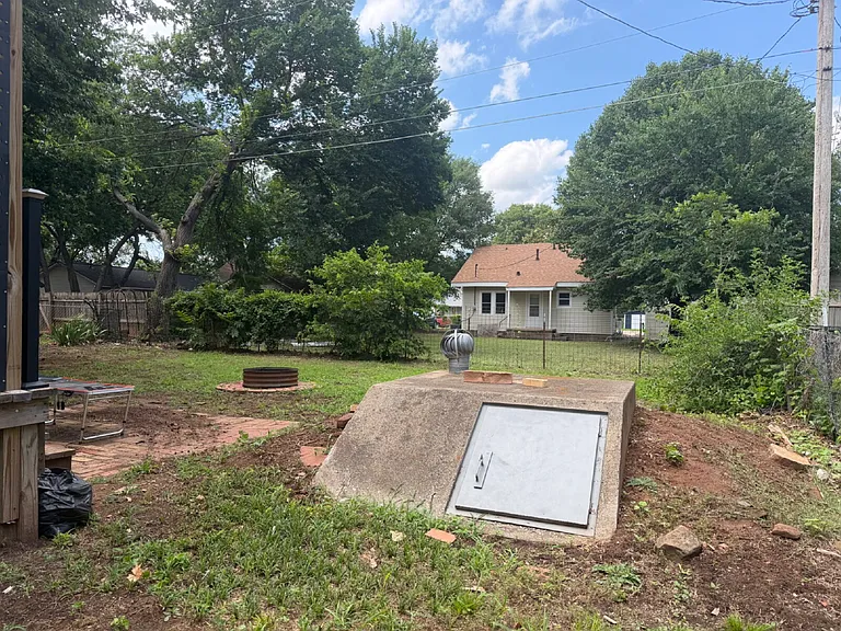 504 E 18th Ave — Photo 17