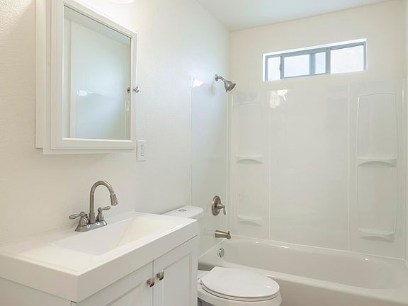 3rd image of 221 N North St #221