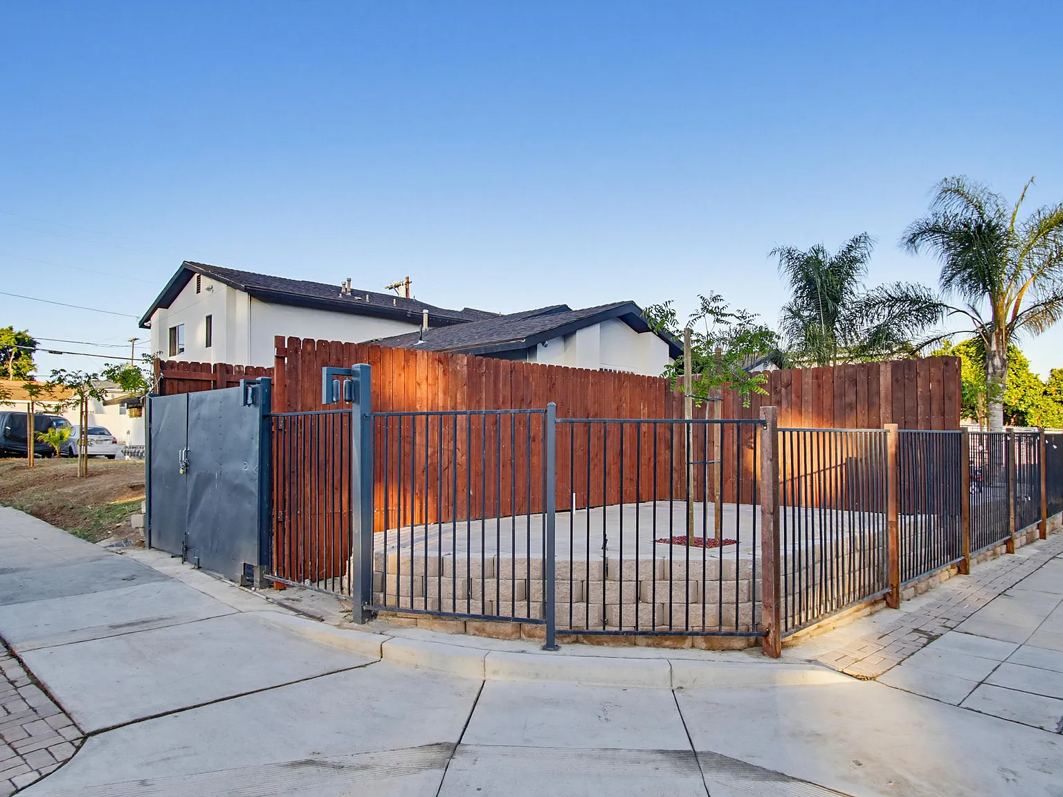 3810 Cottonwood St — Photo 2