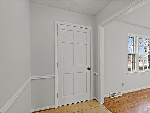 5th image of 2227 Meloine Ln