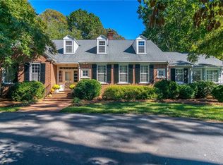 375 Roslyn Rd, Winston Salem, NC 27104
