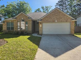 22 Hobbit Glen Dr, Conroe, TX 77384