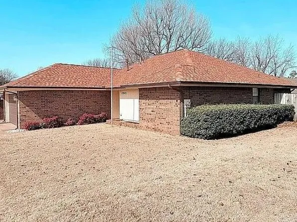 1909 Fountain Vw, Edmond, OK 73013