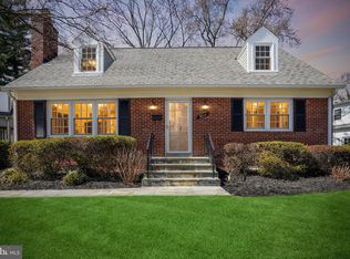 9804 Ashburton Ln, Bethesda, MD 20817