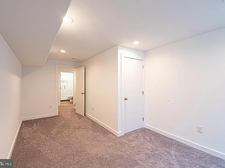 2137 Cross St — Photo 4