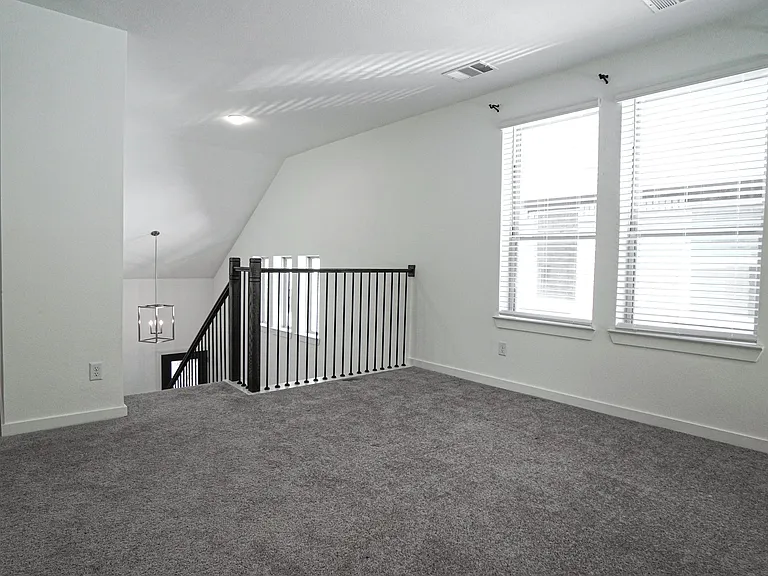 2420 Green River Rd — Photo 18
