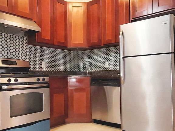 2nd image of 176 Wilson Ave #2A