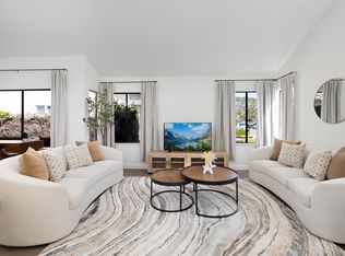 11 Ensueno W, Irvine, CA 92620