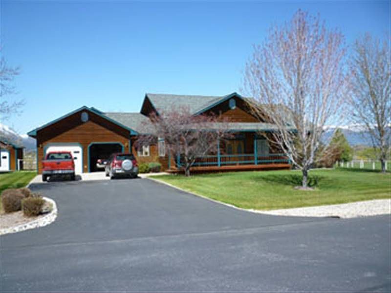 1st image of 985 Joy St