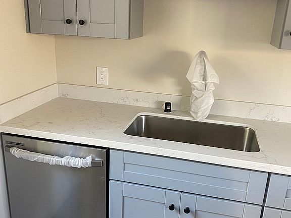 4th image of 2-5080 Severance Dr Unit 2