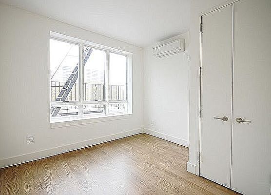 2nd image of 272 Jefferson St #1D