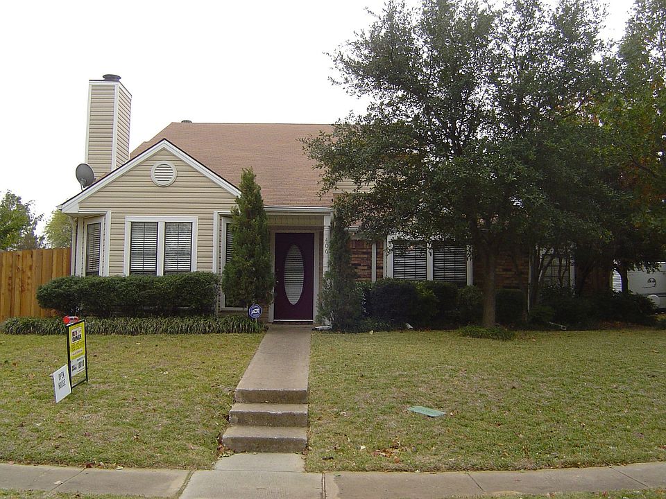 Great Curb Appeal!