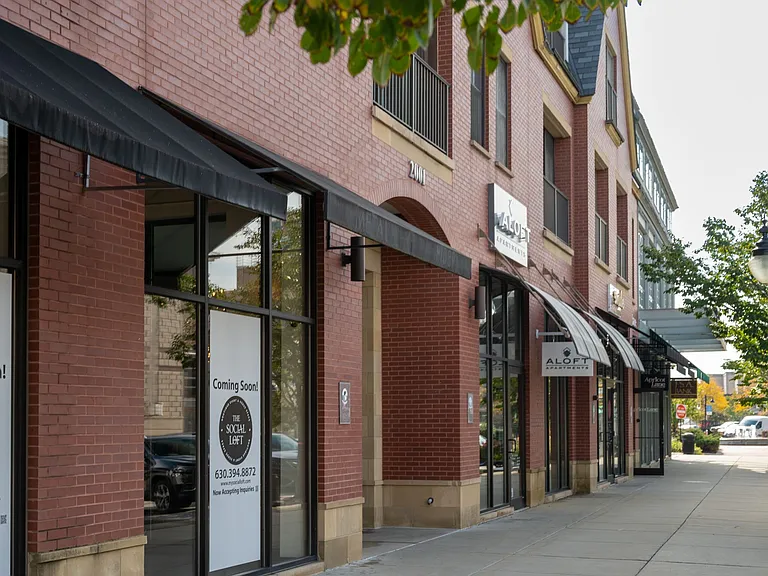The Residence at the Glen Town Center — Photo 40