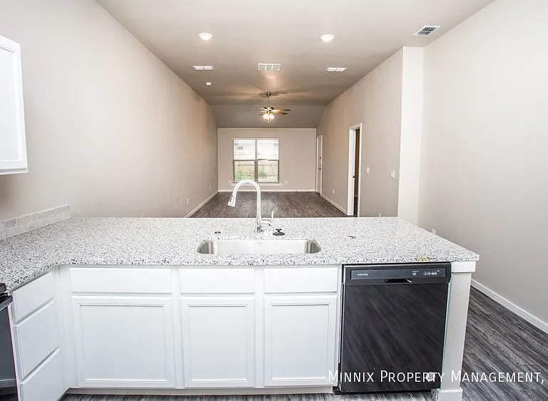 2102 N Avenue L #A — Photo 1