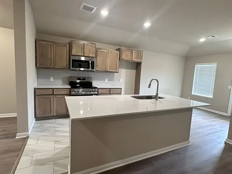4008 S East 81st St — Photo 5