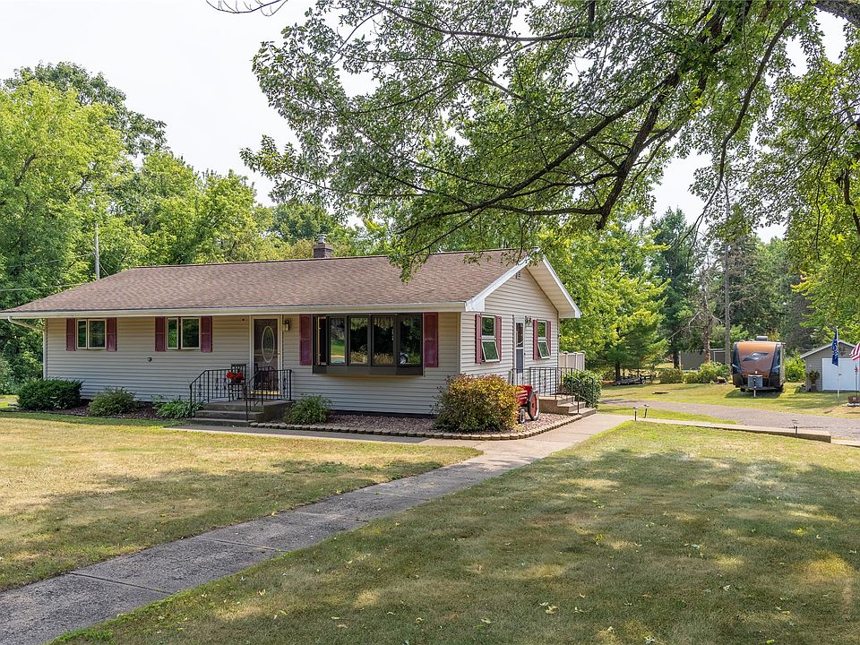 1st image of 920 Menasha Avenue E