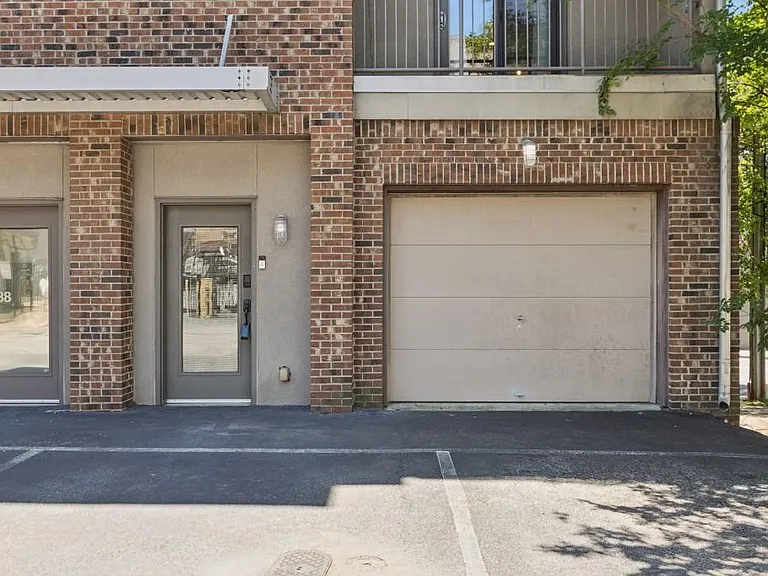 238 Walker St SW #37 — Photo 2