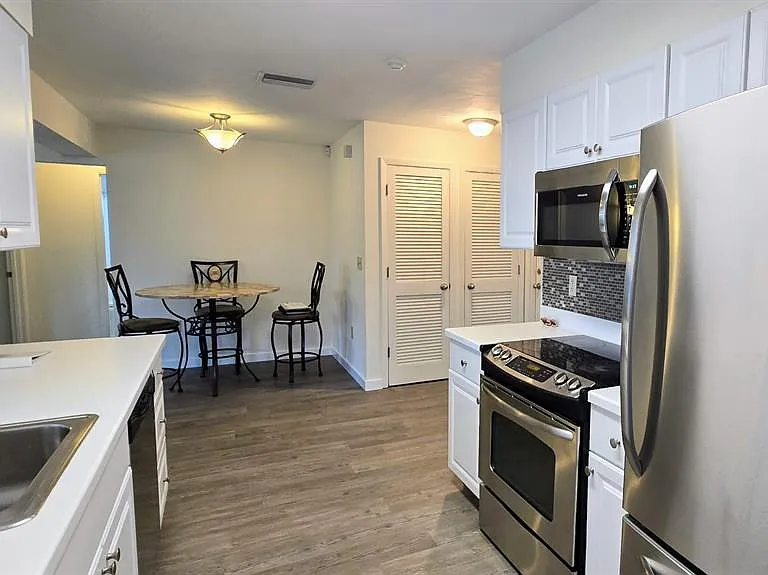 3801 Kingston Blvd — Photo 7