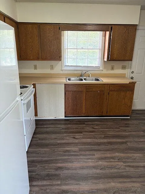 2 bed, 1.0 bath, 918 sqft, $945 — Photo 3