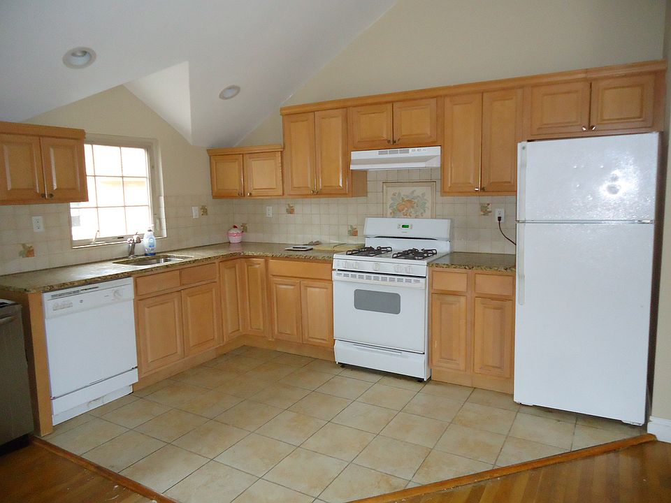 1st image of 20930 39th Ave
