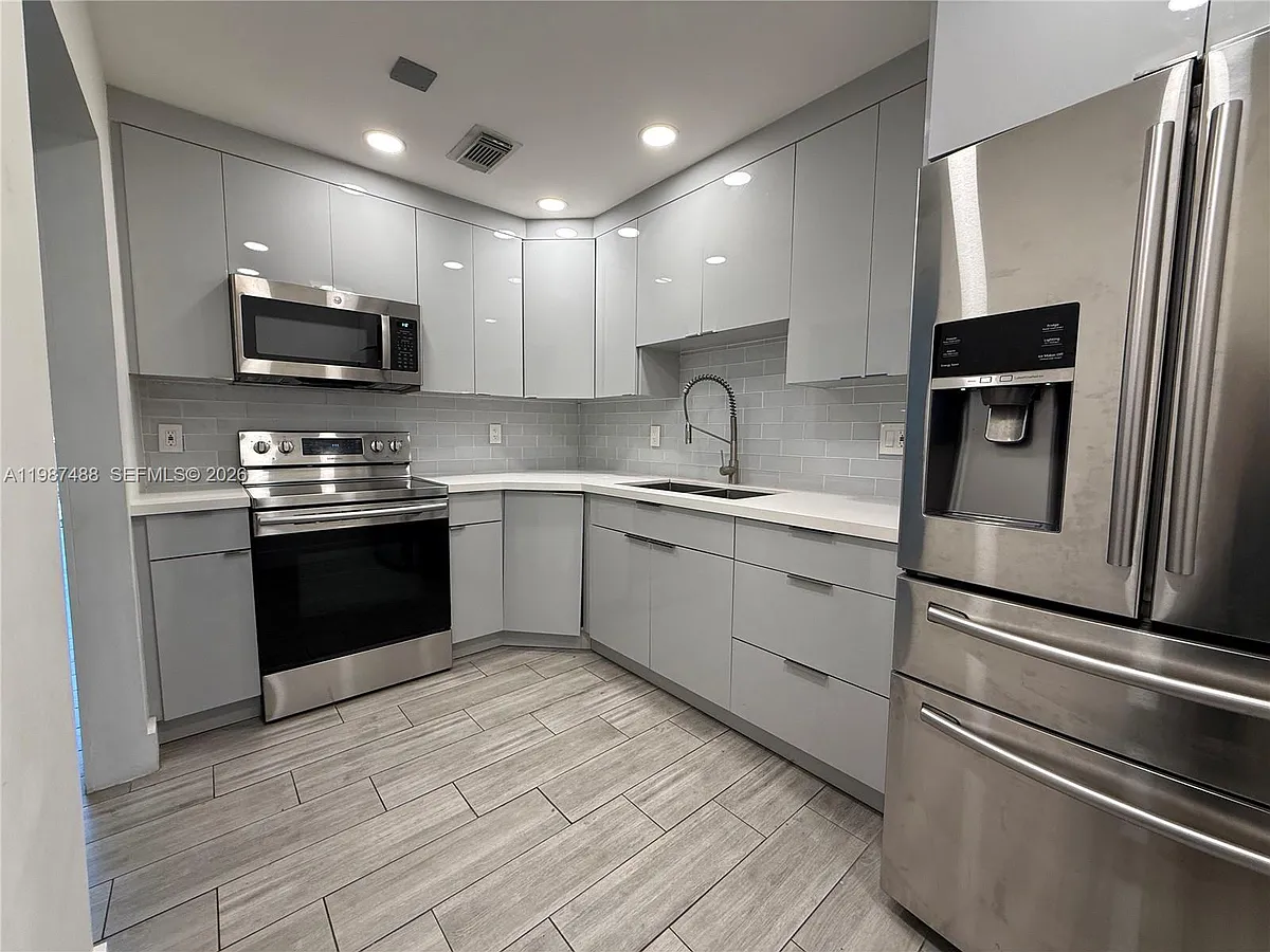 Photo 2 of 16 - 21133 SW 85th Ave #308 - Cutler Bay, FL Building Photo - 21133 SW 85th Ave #308