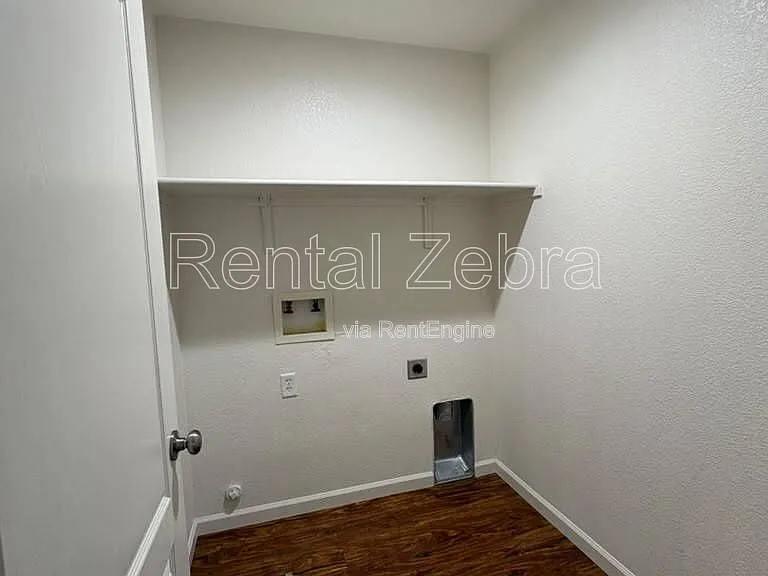 256 Mono Lake Ave — Photo 13