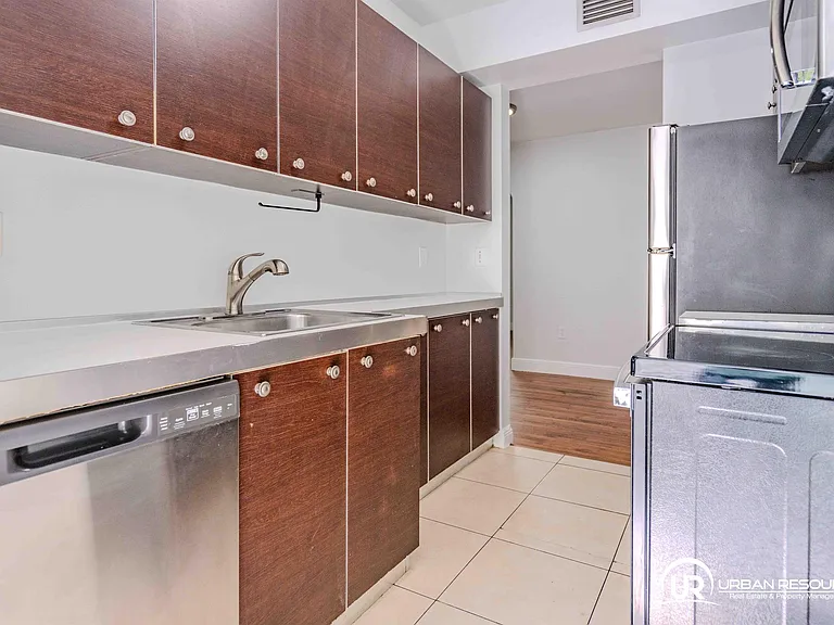 1011 Bay Dr #106 — Photo 19