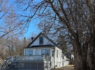 301 N River Rd, Fox River Grove, IL 60021