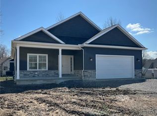 55 Birch Ln, Amherst, NY 14221