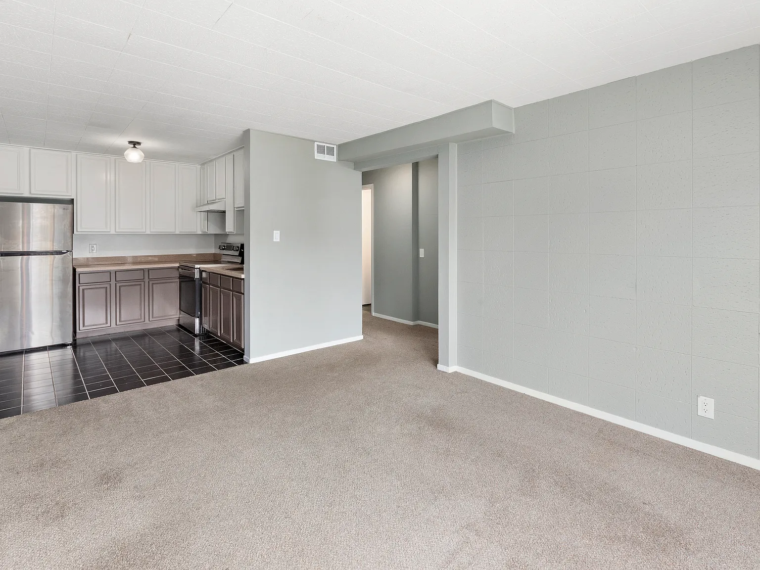 2 bed, $5,295 — Photo 4