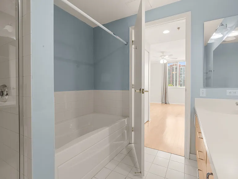 1515 S Prairie Ave #705 — Photo 15