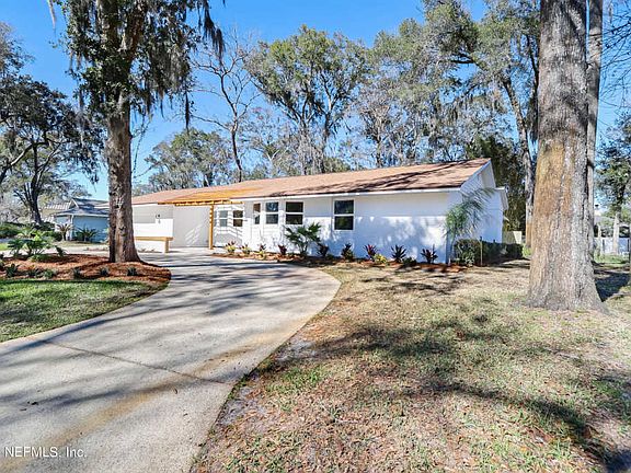 4th image of 1363 Pinewood Rd