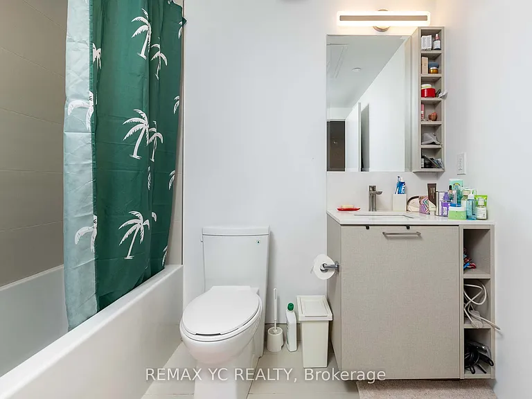 19 Western Battery Rd #801 — Photo 9