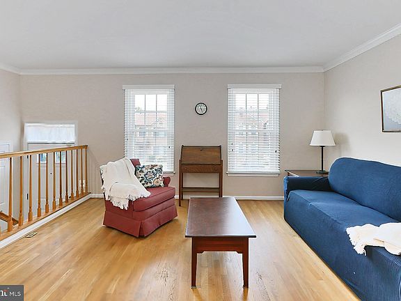 4th image of 6004 Southward Way