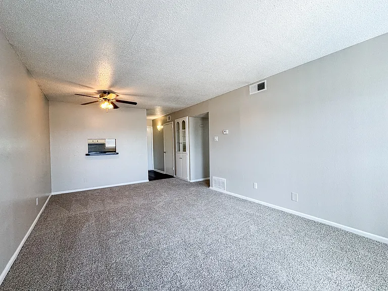 Oak Terrace — Photo 11