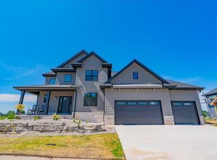 903 Welcome Blvd, Waunakee, WI 53597