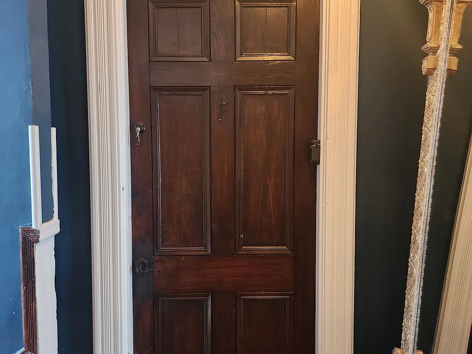 door to apartment