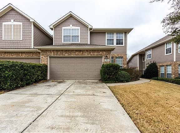 2nd image of 9825 Castlewood Dr