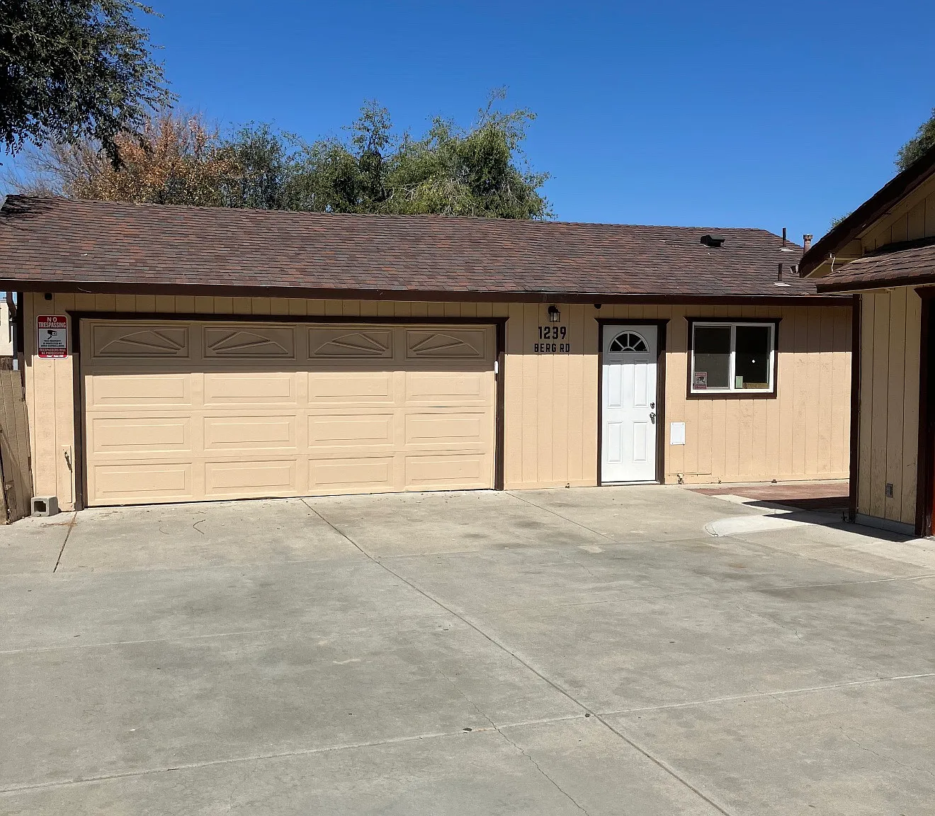 Berg Ave, Tracy — Photo 1