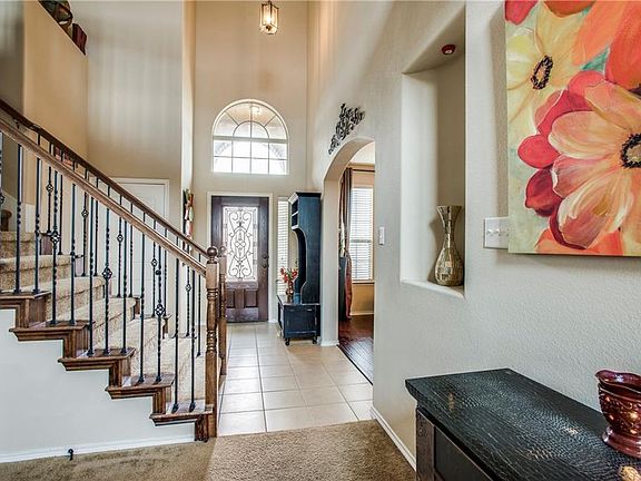4th image of 15016 Waters Dr