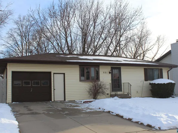 521 Laramie Trl, Lincoln, NE 68521