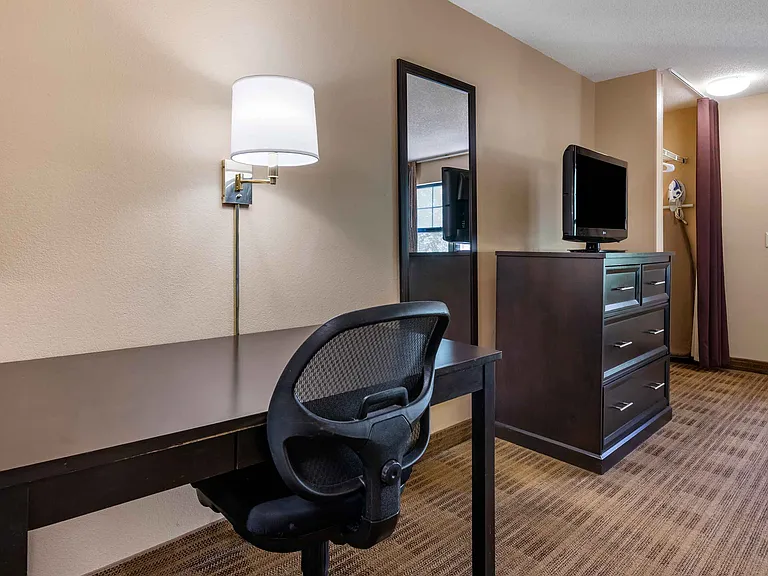 Studio Suite - 1 Queen Bed