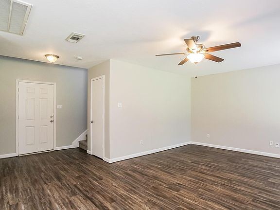 4th image of 1910 Emerald Pathway Dr