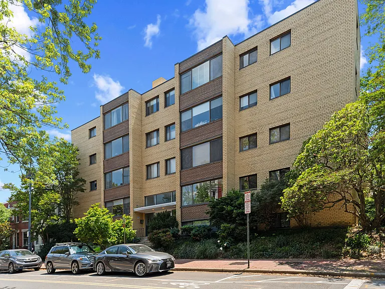 305 C St NE #308 — Photo 1