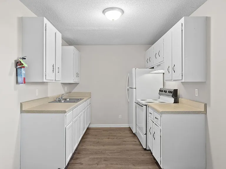 2 Bedroom Pet Friendly Apartment For Rent Near APSU! — Photo 23