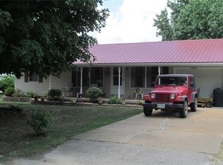 606 Magnolia St, Cuba, MO 65453