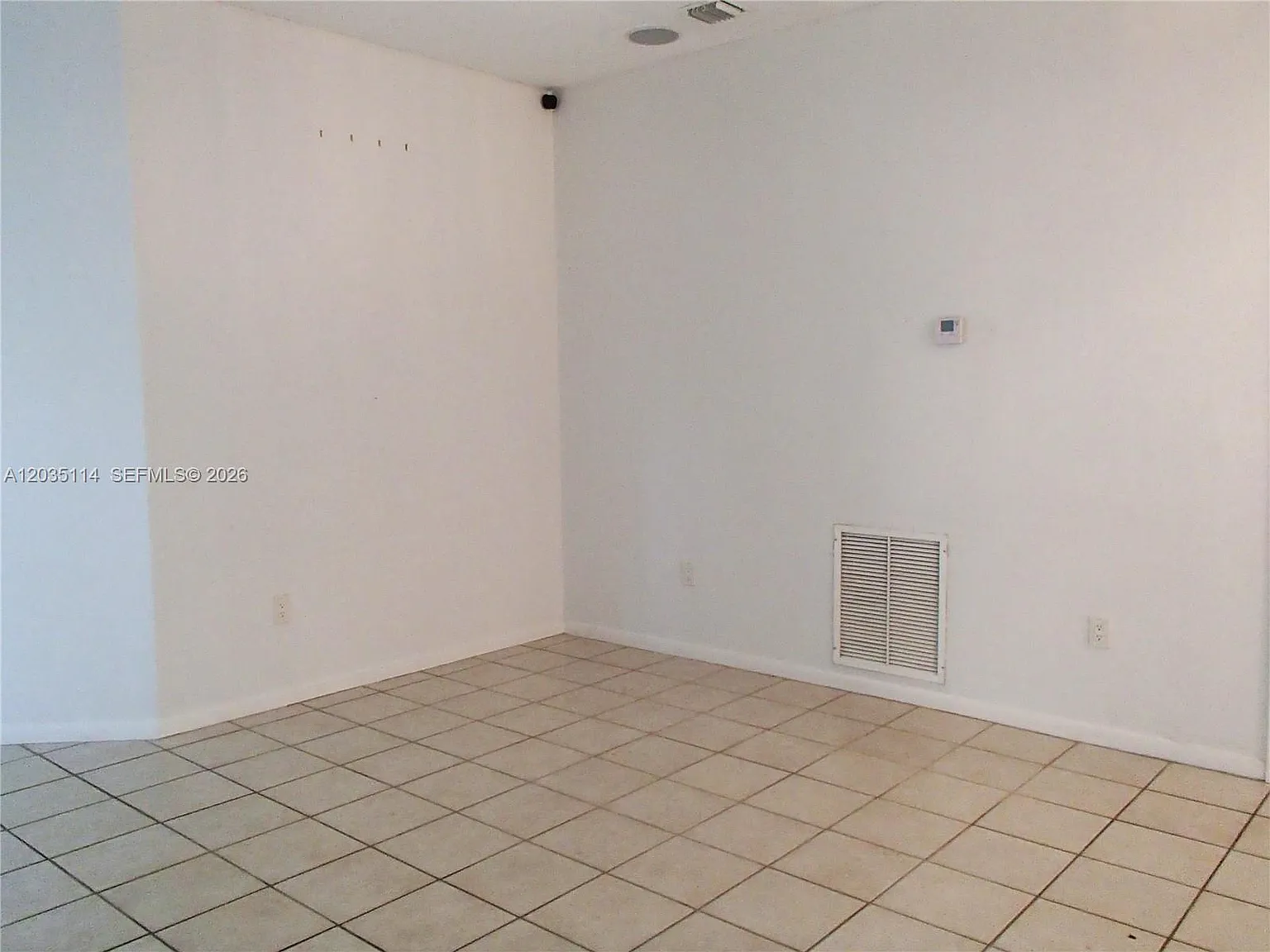 3 bed, 1373 sqft, $3,200 — Photo 3