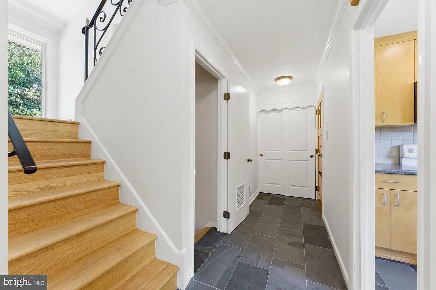 4 bed, 4.0 bath, 1959 sqft, $3,500 — Photo 4